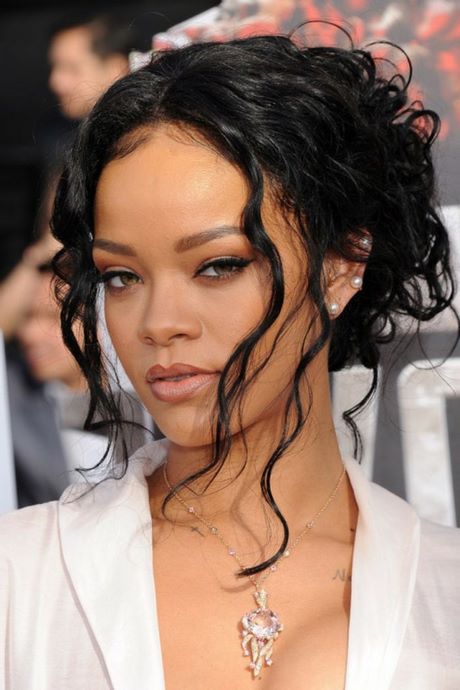 Rihanna haar rihanna-haar-17