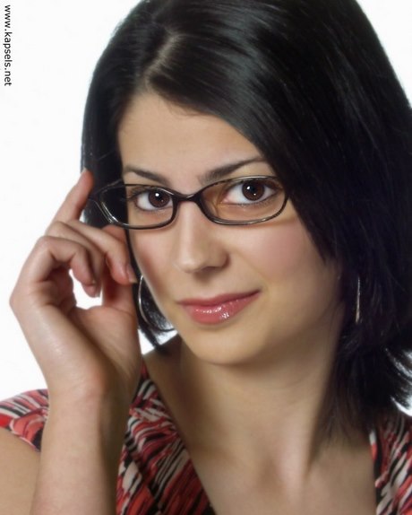 Kapsels voor vrouwen met bril kapsels-voor-vrouwen-met-bril-05_18
