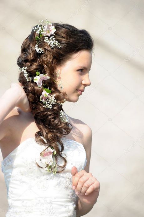 Bloemen in haar bruid