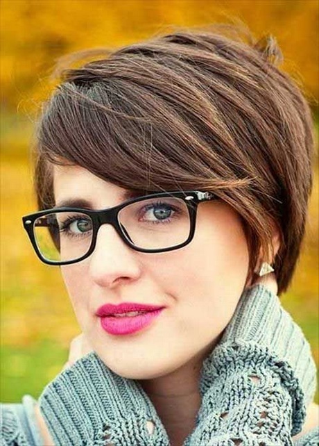 Korte kapsels vrouwen met bril korte-kapsels-vrouwen-met-bril-85_14