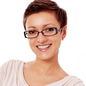 Korte kapsels vrouwen met bril korte-kapsels-vrouwen-met-bril-85_16