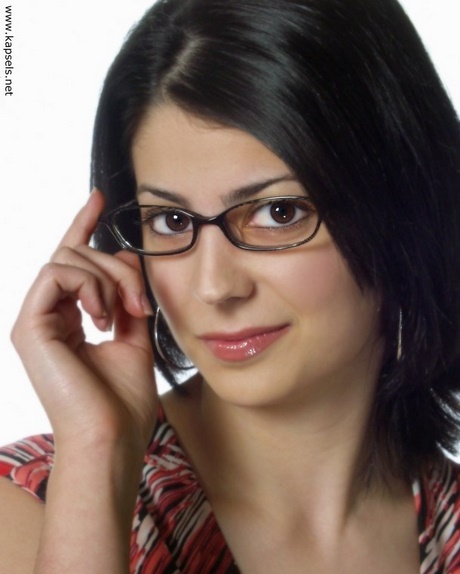 Korte kapsels vrouwen met bril korte-kapsels-vrouwen-met-bril-85_19